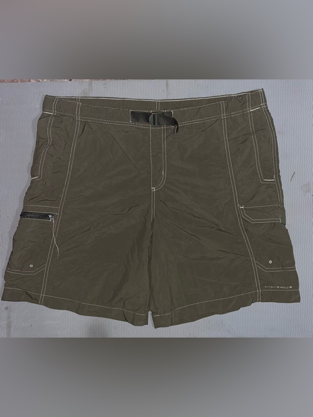 Columbia Omnishade Mens Shorts Size Large Olive Green
